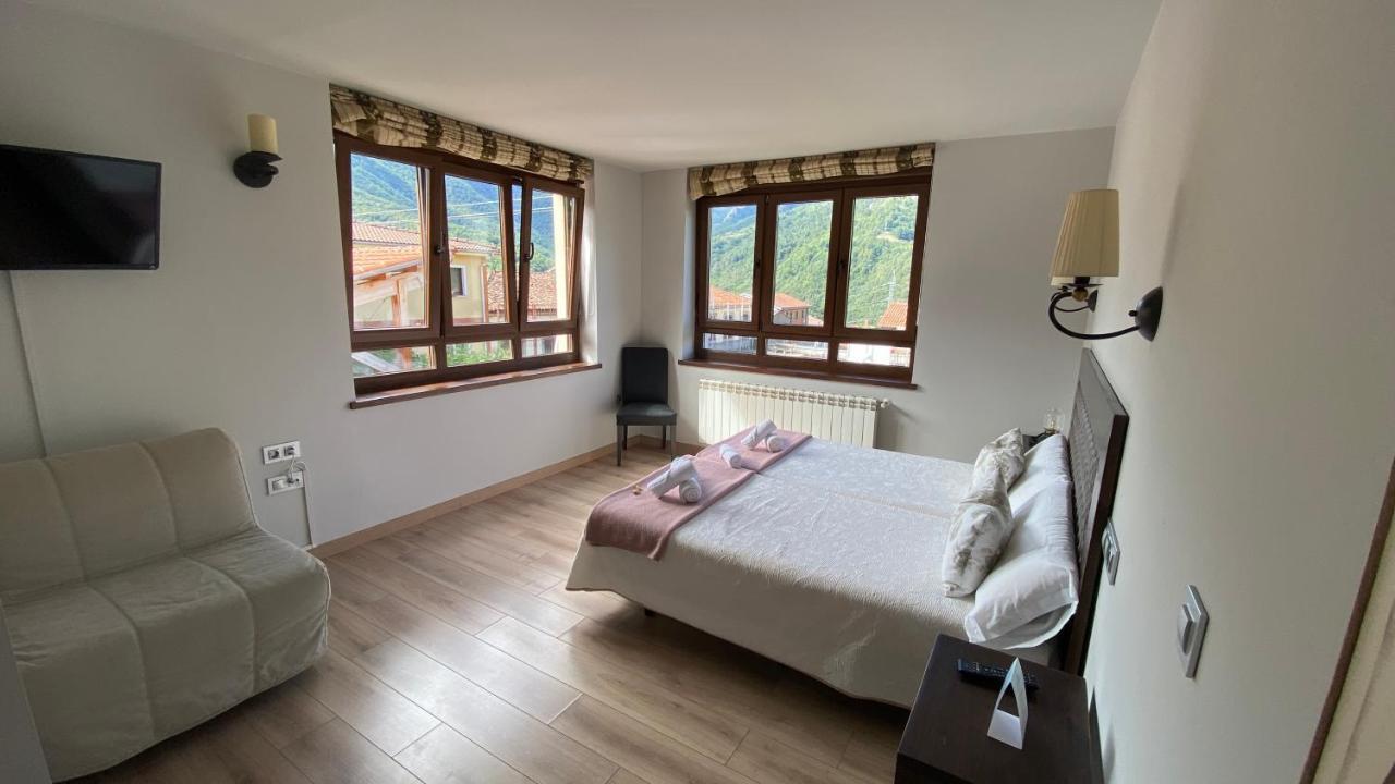 אוסחה דה סחאמברה Hotel La Cuna Del Sella מראה חיצוני תמונה